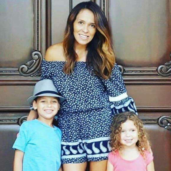 Meet your Posher, Linette - Picture 1 of 1